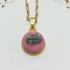 作品ロシアンブルー 手刺繍 ネックレス