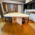 作品八溝杉154x113cm厚材変形型テーブル(M21-1type)