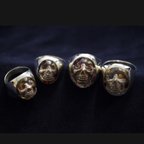 作品（右）Flower Skull Ring （M）