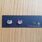 作品ねこのピアス☆ミルク×ピンク×緑☆春ねこ☆金属アレルギー対応☆サージカルステンレスまたはノンホールピアス