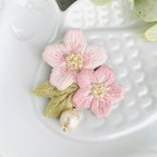 作品［受注制作］桜とコットンパールの刺繍ブローチ
