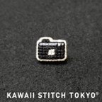 作品カメラ【ブローチ】バッチ バッジ フィルム 写真 レトロ camera 刺繍 かわいい クロスステッチ ポップ オーダーメイド