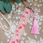 作品インド刺繍リボン　春色　お花　ピンク　スマホストラップ