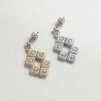 作品刺繍ピアス/イヤリング「pixel：ダイヤ」