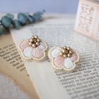 作品ビーズ刺繍𓍯2color flower刺繍ピアス𖦞pink