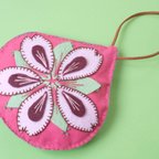 作品フェルト刺繍オーナメント【桜グリーン】