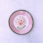 作品ピンク釉と花絵の皿
