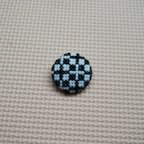 作品模様刺繍の包みボタン(市松×十文字)