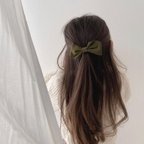 作品" suede ribbon hair clip" スエードリボンのヘアクリップ　ヘアゴムにも使える　スエードリボン　キッズヘアアクセサリー　キッズヘアクリップ　ベビーヘアクリップ　プレゼント　