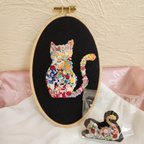 作品猫の花手刺繍