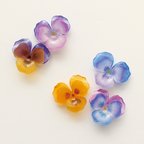 作品パンジーの花びらピアス／イヤリング