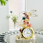 作品うさぎ時計　置き時計　可愛い時計　固まるハーバリウム