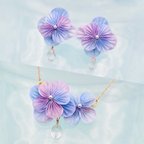 作品紫陽花のネックレス、耳飾りギフトセット♡手染めシルク /パープルグラデーション　 母の日　つまみ細工　和小物　フォーマル　パーティ　結婚式　プレゼント　あじさい　雨　透明感　グラデーション　贈り物　空