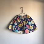 作品シンプルな形のスカート