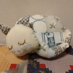 作品ミナペルホネン・ハンドメイド☆うとうと居眠りねこちゃん・skip　白ねこ