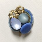 作品ボタンと真鍮のポニーフック(Light blue)