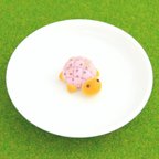 作品【４月の数量限定】チョコチップイチゴカメロンパンのマグネット