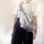 作品【大容量】３wayシャーリングショルダーバッグ　SILVER