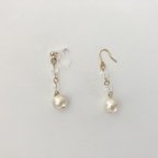 作品クリスタルとコットンパール＊揺れる♡ピアス／ノンホールピアス