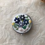 作品お花と刺繍のピルケース