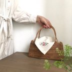 作品とろとろリネンの刺繍ハンカチ/赤いクレマチス