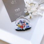 作品【新作】花のがま口財布 ビーズ刺繍ブローチ