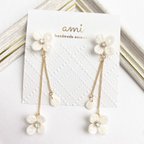 作品『white』小さなお花と雫のイヤリング&ピアス