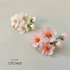 作品【桜シリーズ】桜3輪のミニヘアクリップ　ピンク　白　つまみ細工