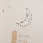 作品浮かぶ月🌙　寝室や子ども部屋に𓅯 ⸒⸒　　　　　　　　　　　　　　　　　　　　　　立体　ワイヤーアート