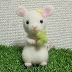 作品羊毛フェルトの白ネズミさん🐭🍀