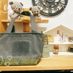 作品モノトーンのにゃんにゃこ『茶ロール』トートバッグ