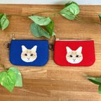 作品刺繍のコインケース〈茶トラ猫/ブルー・レッド〉