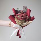 作品【枯れない花束/枯れない愛】ハンドメイド 花束 かぎ針編み ローゼ バラ薔薇 深紅 6本「あなたに夢中」24朶