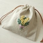 作品手刺繍ミモザとユーカリの花束巾着袋