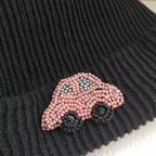 作品ビーズ刺繡ブローチ「Drive my rosy car」