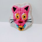 作品猫の手縫い刺繍ブローチ