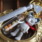 作品銀色お狐さんと稲荷瓶詰キーホルダー(ﾄﾞｰﾙ銀狐)