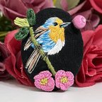 作品刺繍ブローチ　手刺繍　ブローチ　鳥刺繍ブローチ　ハンドメイド　プレゼント