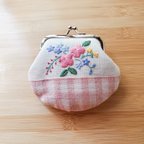 作品お花の刺繍  がま口　《ピンク》