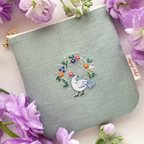 作品-Spring bird- 手刺繍とビーズのリネンポーチ