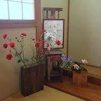 作品お花と額とが一緒の花台