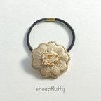 作品刺繍の花-練色-