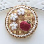 作品《受注制作》【アップルパイ🍎】刺繍 ブローチ 