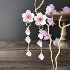 作品【2way】桜の花びら揺れるピアス・イヤリング【アレルギー対応】