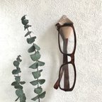 作品革の壁掛けメガネホルダー・ベージュ 金属不使用(メガネスタンド、メガネケース)　クリックポストOK