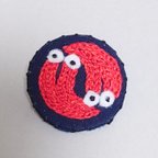 作品二人のハートマーク　刺繍ブローチ