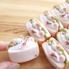 作品【受注製作】『春限定🌸桜色ミケねこちゃんのspring sandwich』インテリア用orキーホルダー