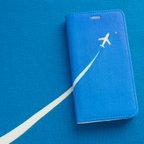 作品ひこうきぐも　手帳型スマホケース　ベルトなし  ✶ 飛行機 星 青 春 ブルー SE3 SE2 iPhone15 ✶