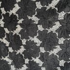 作品c1977 花柄　ボタニカルフラワー上質 刺繍生地 総レース生地　レトロ生地  ネットチュール　モノトーンブラック