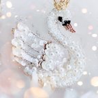 作品2024ver White swan  【ブローチ】オートクチュール刺繍